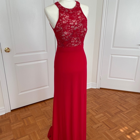 LAURA PETITE Size 4 Beautiful Red Floor-Length Dress - Picture 2 of 4